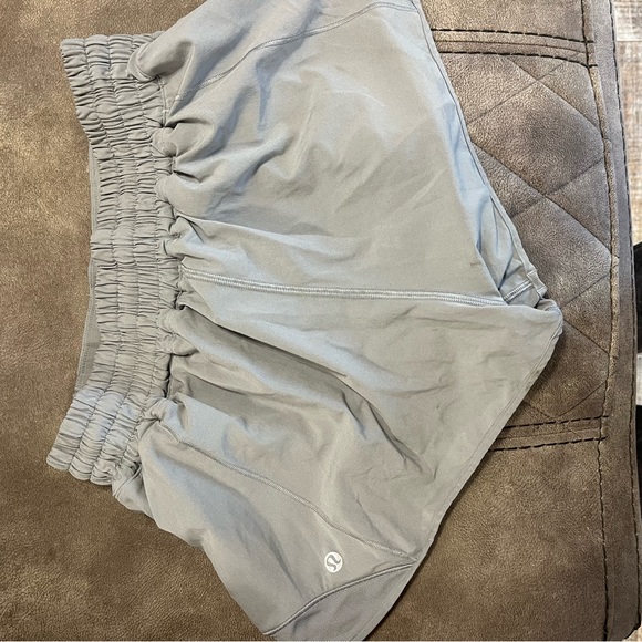 Pants - Lululemon Hotty Hot size 6 High rise 2.5 in